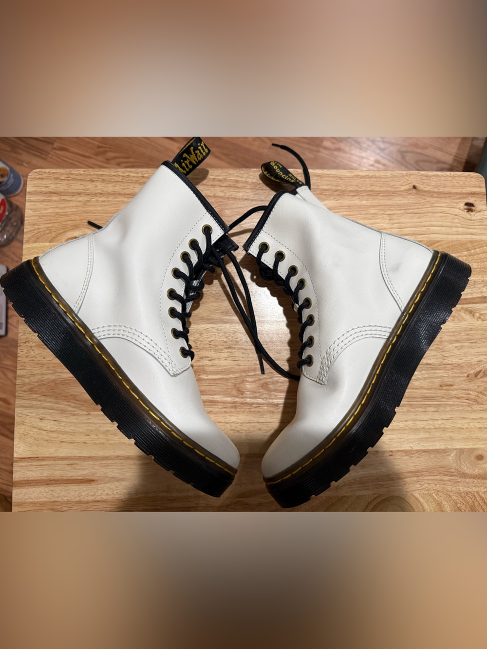 Dr Martens White Zavala Leather Boots in women’s size 6/men’s size 5